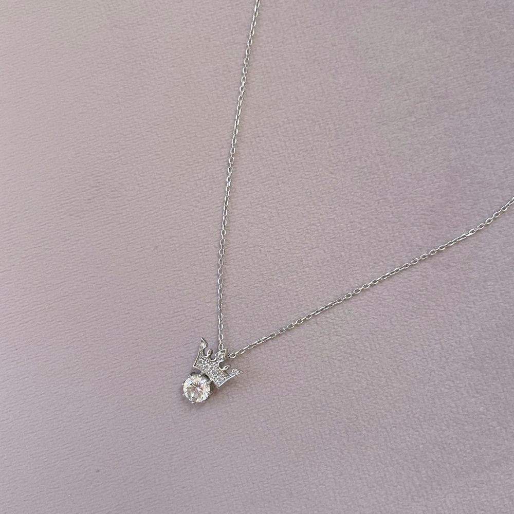 J.Estina Crown Silver Necklace